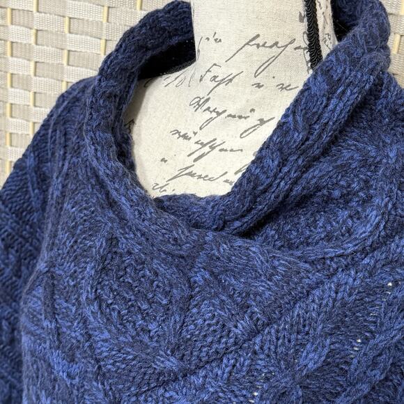 Aran Traditions Shawl Neck Cape Women’s One Size Navy Blue Cable Knit Poncho NEW - Picture 5 of 8